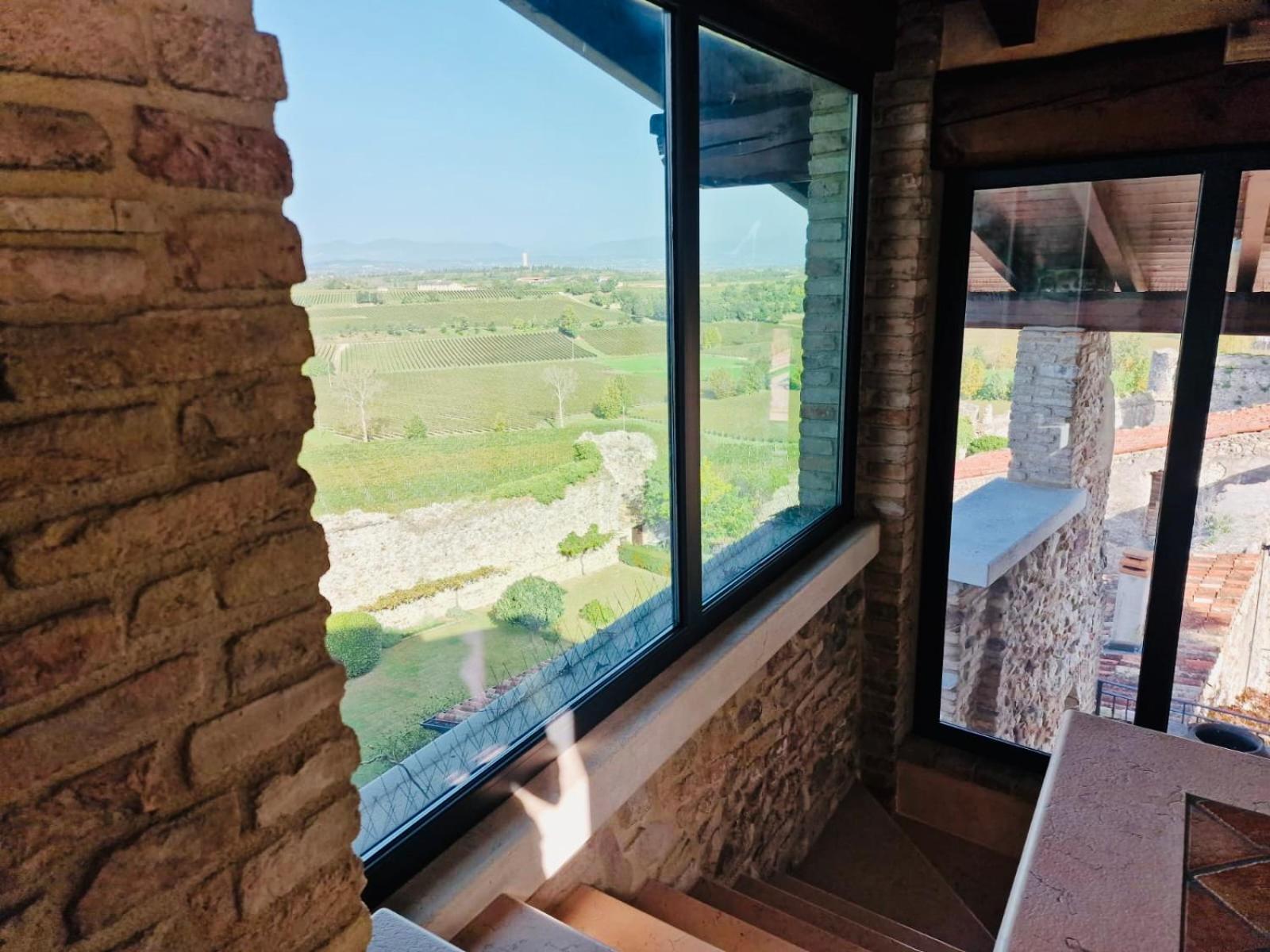 Tam's Tower Apartment *